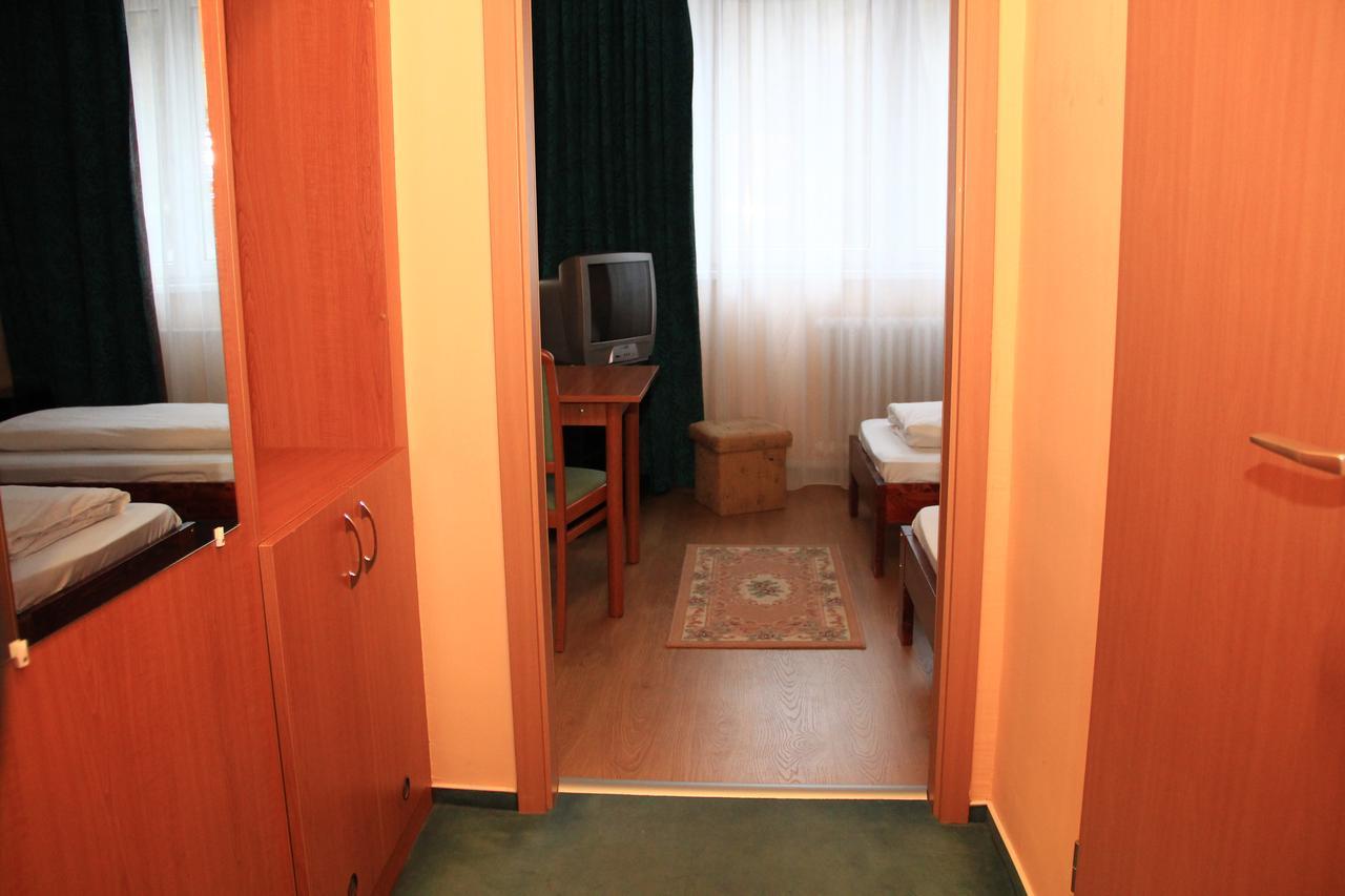 Hotel Ózd Ozd Exterior foto
